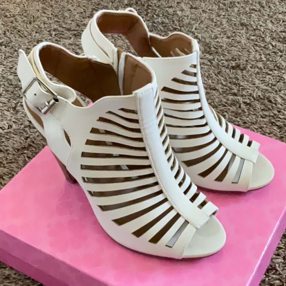 White Cage Design Heels with Chunky Block Heel